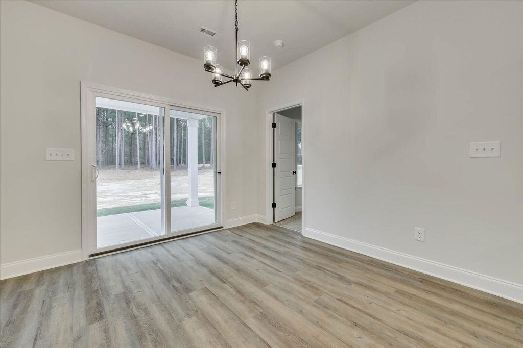 132 WILLOW OAK Circle