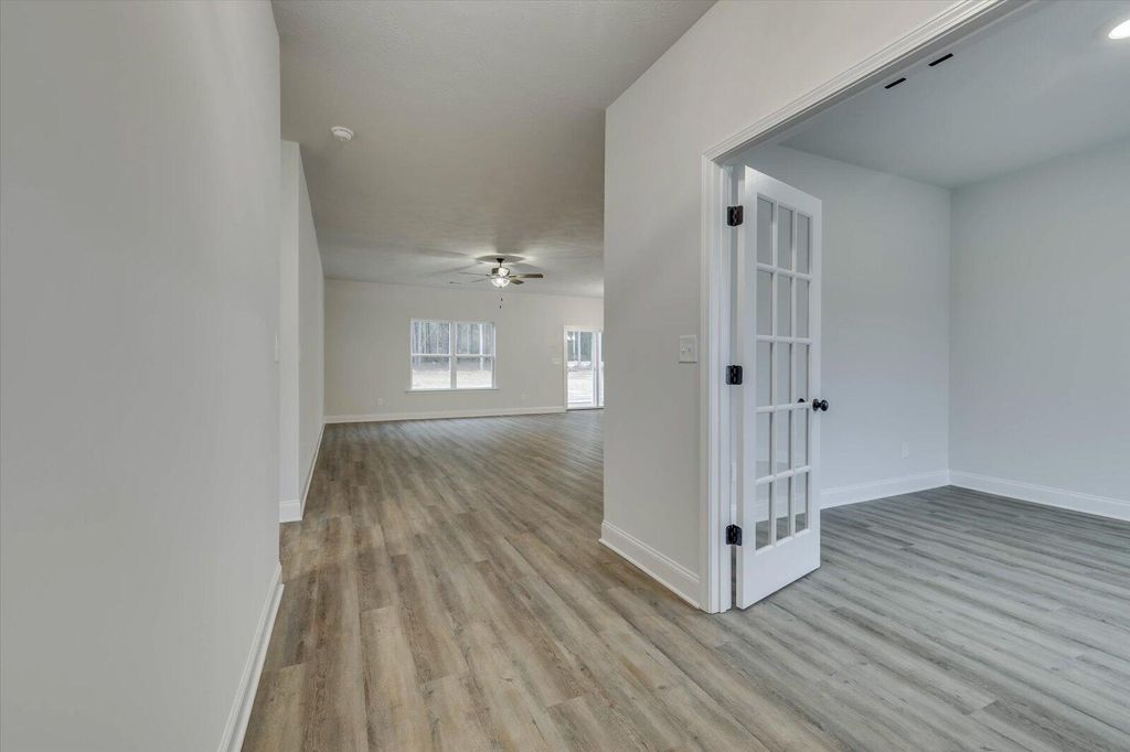 132 WILLOW OAK Circle