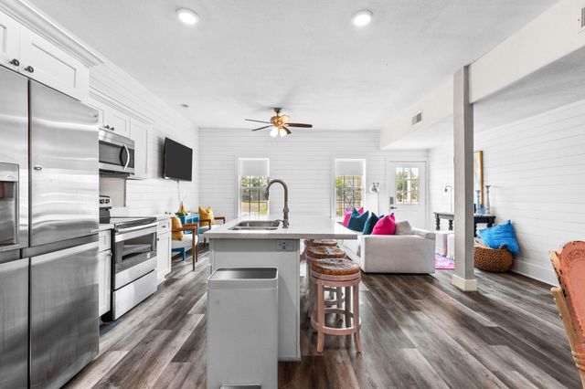 808 27th Street, Galveston, TX 77550