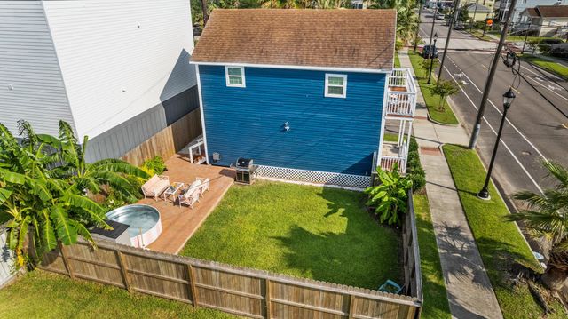 808 27th Street, Galveston, TX 77550