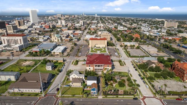 808 27th Street, Galveston, TX 77550
