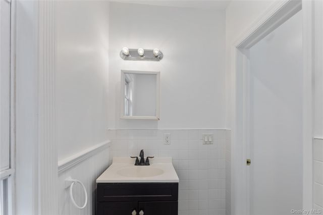 15 Desmond Avenue, Bronxville, NY 10708