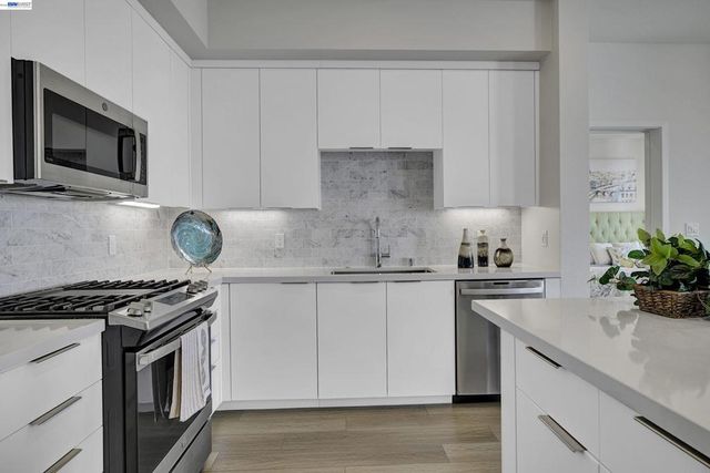 3512 3512 Vision Cmn 401, Fremont, CA 94538