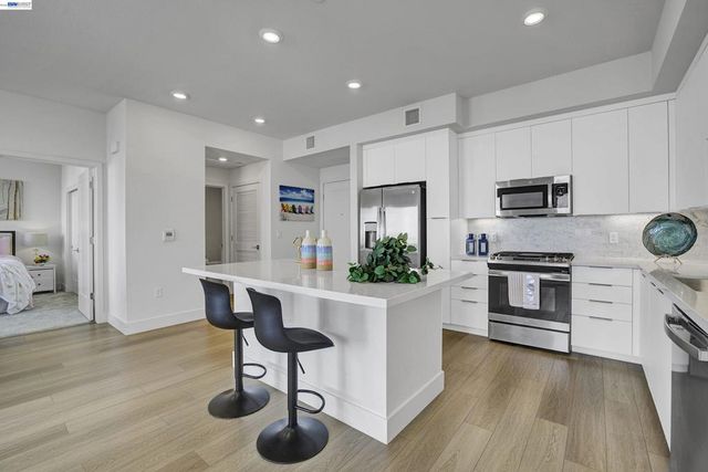 3512 3512 Vision Cmn 401, Fremont, CA 94538