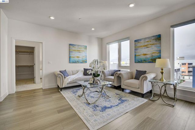 3512 3512 Vision Cmn 401, Fremont, CA 94538