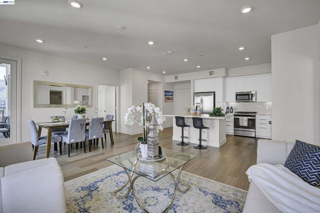 3512 3512 Vision Cmn 401, Fremont, CA 94538