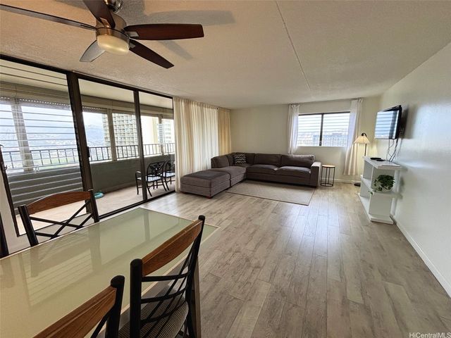 2240 Kuhio Avenue 3202, Honolulu, HI 96815