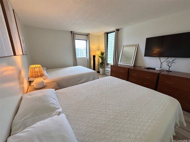 2240 Kuhio Avenue 3202, Honolulu, HI 96815