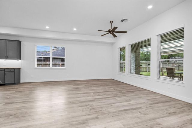 29019 Pine Forest Drive, Magnolia, TX 77355