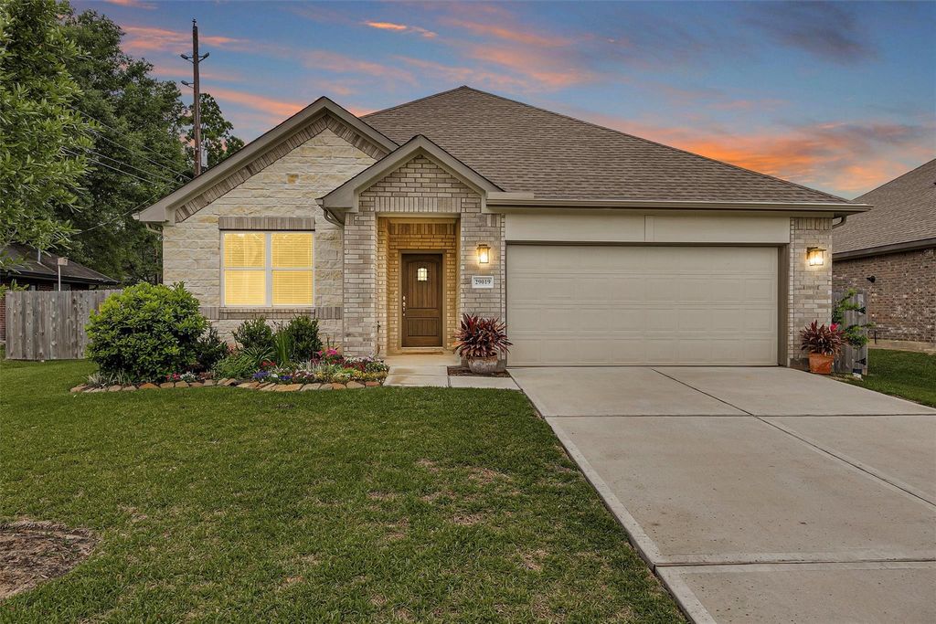 29019 Pine Forest Drive, Magnolia, TX 77355