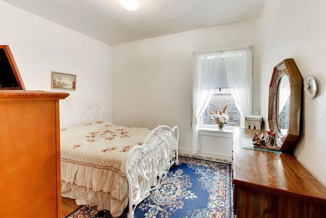 4925 N TROY Street, Chicago, IL 60625