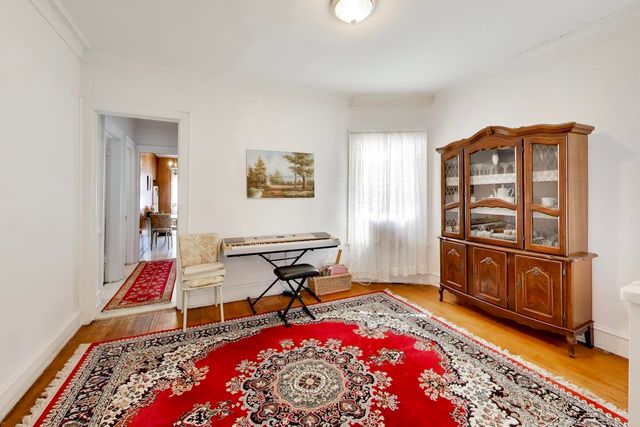 4925 N TROY Street, Chicago, IL 60625
