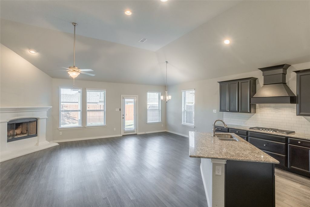 1017 Lake Cypress Lane, Little Elm, TX 75068
