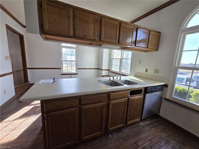 304 N College DR, Franklin, VA 23851