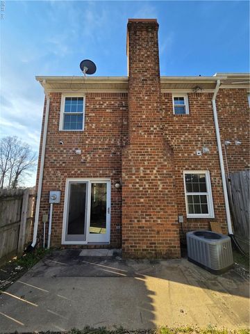 304 N College DR, Franklin, VA 23851