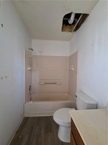 304 N College DR, Franklin, VA 23851