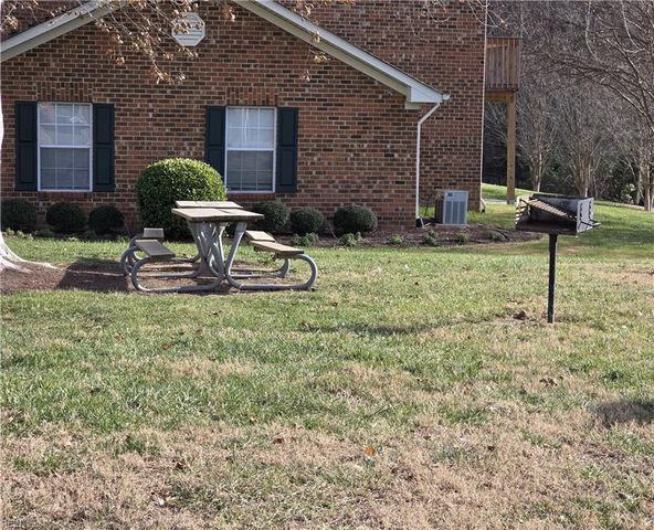 304 N College DR, Franklin, VA 23851