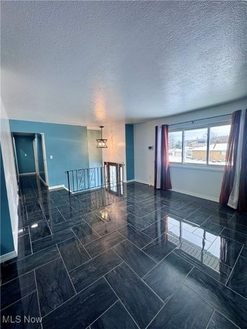 6180 Jamestown Drive, Parma, OH 44134