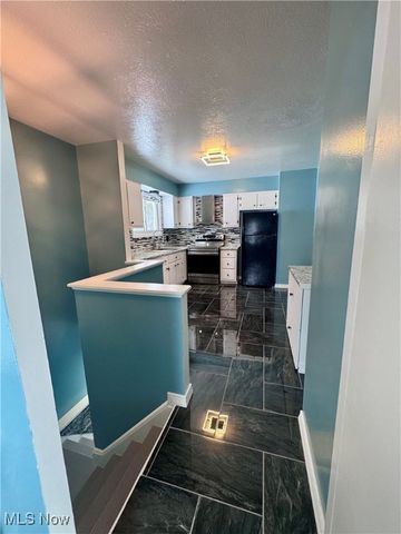 6180 Jamestown Drive, Parma, OH 44134