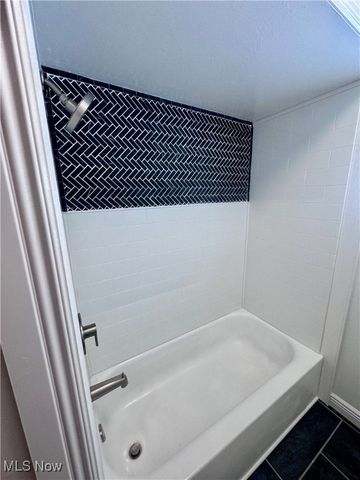 6180 Jamestown Drive, Parma, OH 44134