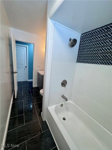 6180 Jamestown Drive, Parma, OH 44134