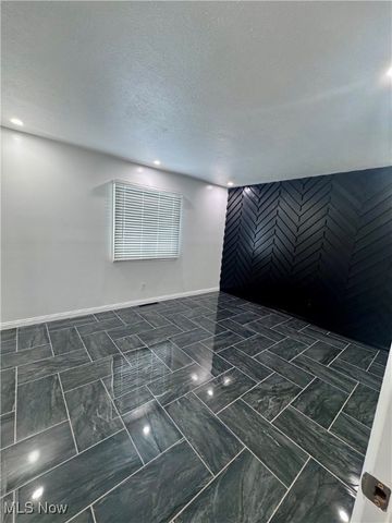 6180 Jamestown Drive, Parma, OH 44134