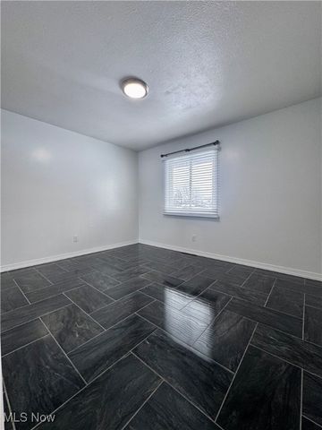 6180 Jamestown Drive, Parma, OH 44134