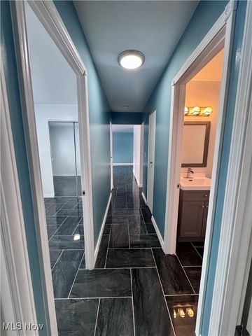 6180 Jamestown Drive, Parma, OH 44134