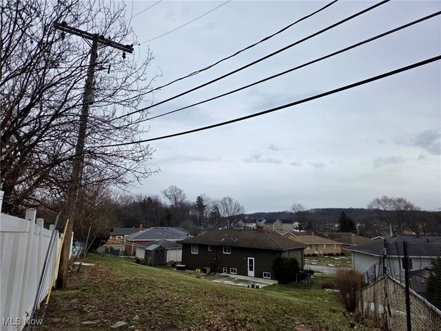 6180 Jamestown Drive, Parma, OH 44134