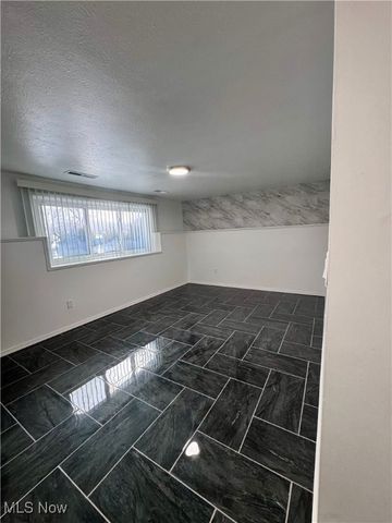 6180 Jamestown Drive, Parma, OH 44134