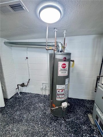 6180 Jamestown Drive, Parma, OH 44134