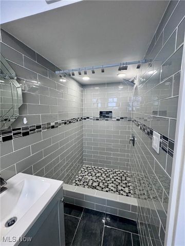 6180 Jamestown Drive, Parma, OH 44134