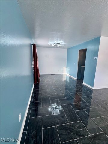 6180 Jamestown Drive, Parma, OH 44134