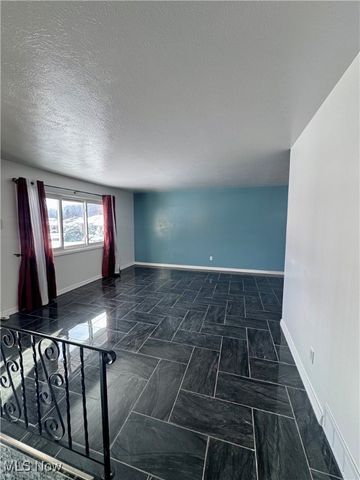 6180 Jamestown Drive, Parma, OH 44134