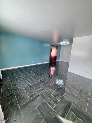 6180 Jamestown Drive, Parma, OH 44134