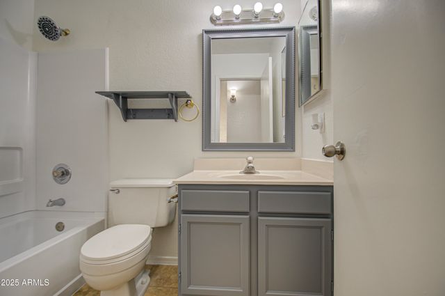 8728 W VALE Drive, Phoenix, AZ 85037