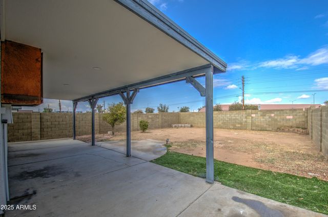 8728 W VALE Drive, Phoenix, AZ 85037