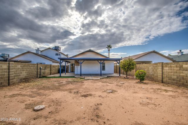 8728 W VALE Drive, Phoenix, AZ 85037
