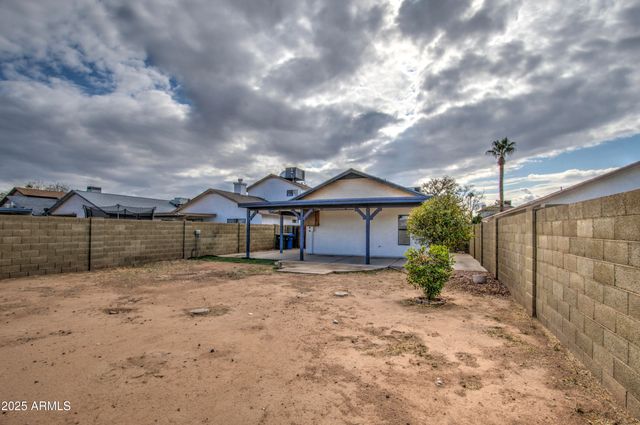 8728 W VALE Drive, Phoenix, AZ 85037