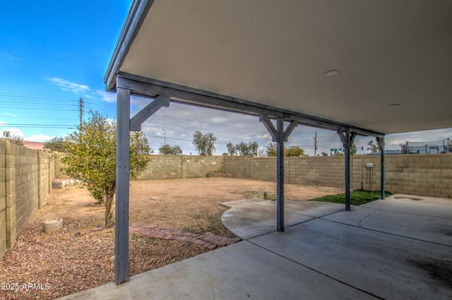 8728 W VALE Drive, Phoenix, AZ 85037