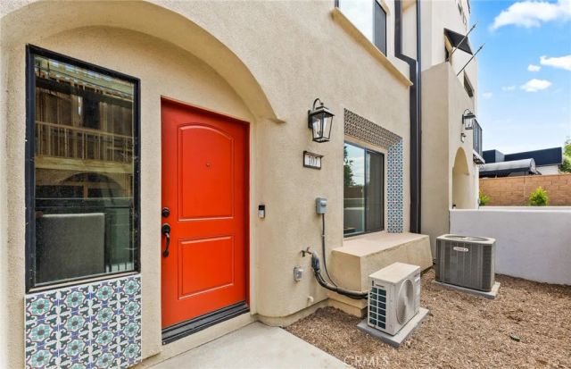 107 Sorrel Court, Burbank, CA 91506