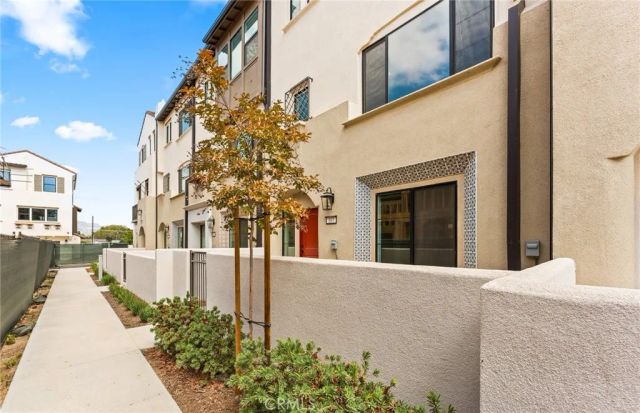 107 Sorrel Court, Burbank, CA 91506