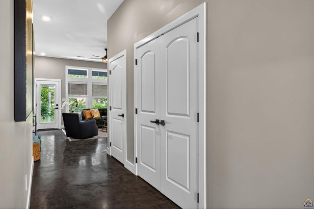 5005 NW Derby DR, Topeka, KS 66618