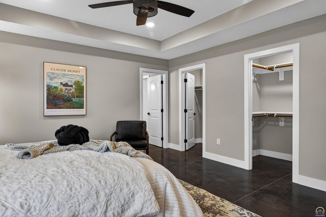 5005 NW Derby DR, Topeka, KS 66618