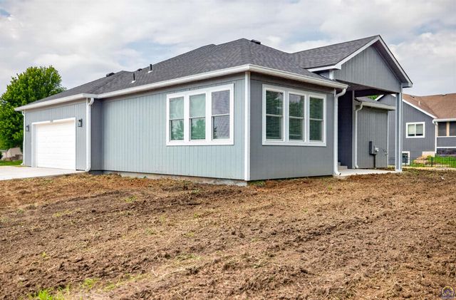 5005 NW Derby DR, Topeka, KS 66618