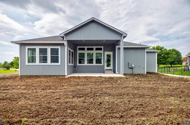 5005 NW Derby DR, Topeka, KS 66618