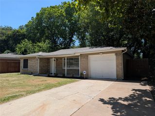 512 Judd, White Settlement, TX 76108