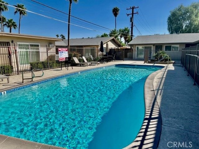 686 E Cottonwood 7, Palm Springs, CA 92262