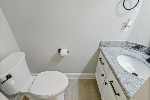 1726 Emerald Lake Court, Houston, TX 77062