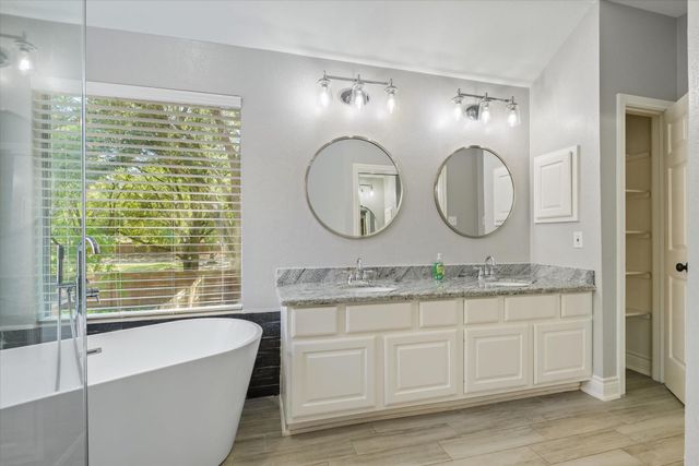 1726 Emerald Lake Court, Houston, TX 77062
